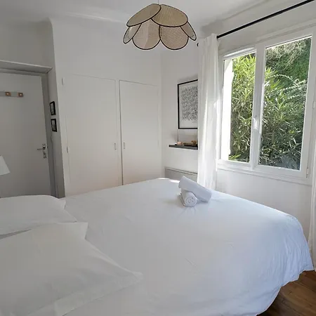 Holiday home Esprit Entre Jardin & Du Porteau *