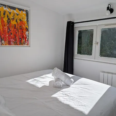 Esprit Entre Jardin & Du Porteau بيت للعطل