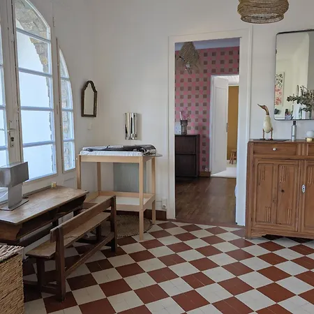 Esprit Entre Jardin & Du Porteau بيت للعطل بورنيك